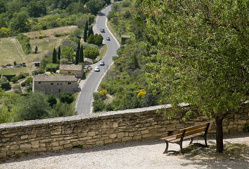 Provence 2014 +20140608_1015 als Smart-Objekt-1 Kopie.jpg - Auf dieser Bank haben wir die schöne Aussicht genossen